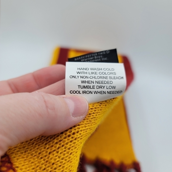 Harry Potter Universal Studio Gryffindor Embroidered Reversible Scarf #1346 - Picture 9 of 12